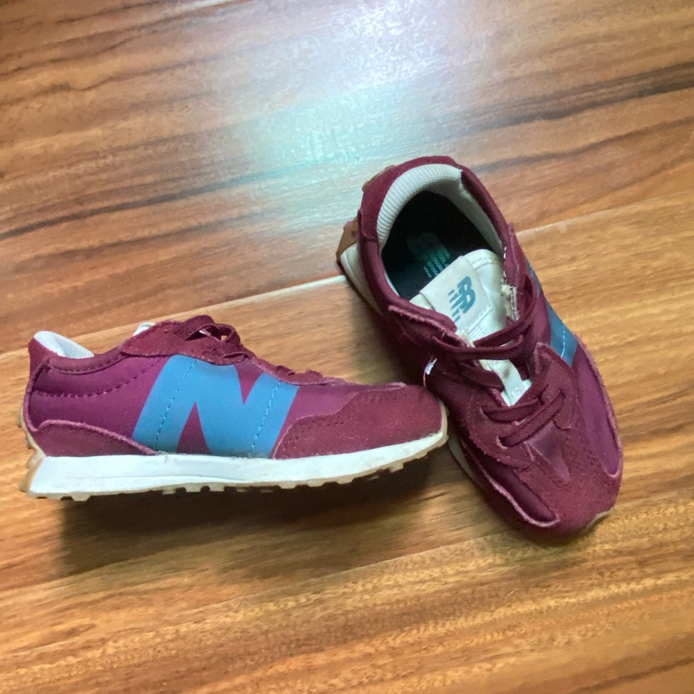 EUC, barely worn New Balance toddler sneakers, size 8.